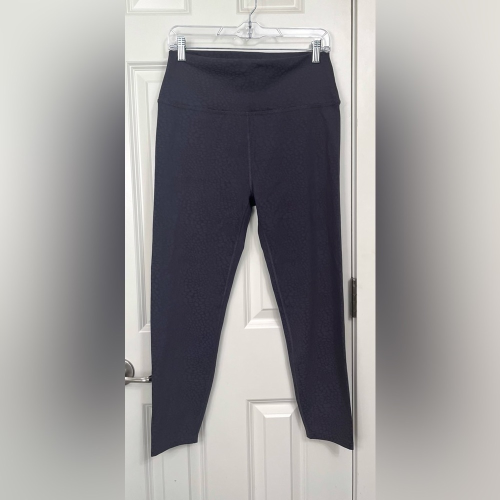 Beyond Yoga Croc Embossed Legging NWOT
